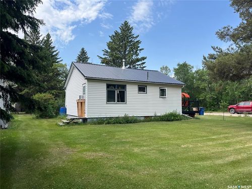237 2nd St Nw, Wadena, SK, S0A4J0 | Card Image