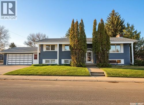 720 Whyte Ave, Swift Current, SK, S9H1P7 | Card Image