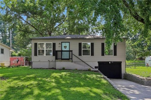 317 N Cochise Dr, Independence, MO, 64056-2032 | Card Image