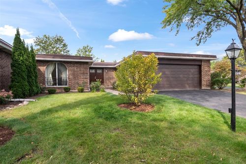 2378 Salceda Dr, Northbrook, IL, 60062-7009 | Card Image