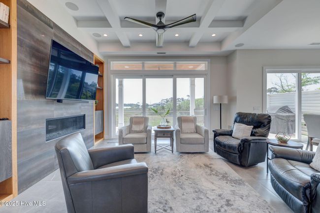 Living Room | Image 29