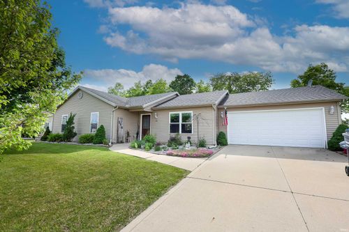 110 Alan Dr, Fremont, IN, 46737-8020 | Card Image