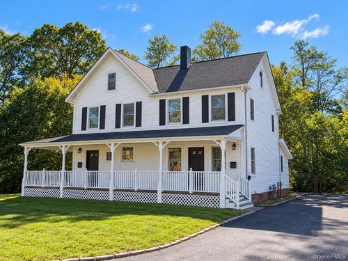 186 W Main St, Smithtown, NY, 11787-2607 | Card Image