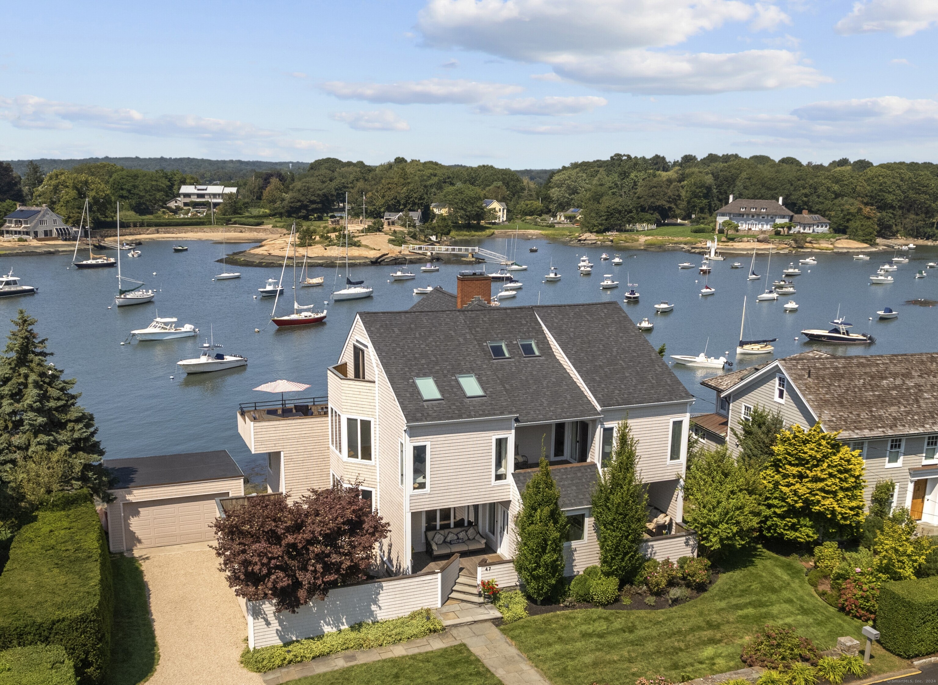 Chimney Corner Cir, Guilford, CT 06437