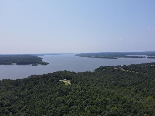480 Bluff Point Ln, Waverly, TN, 37185-3402 | Card Image