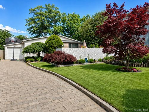 110 Roosevelt Avenue, Hempstead, NY, 11096 | Card Image