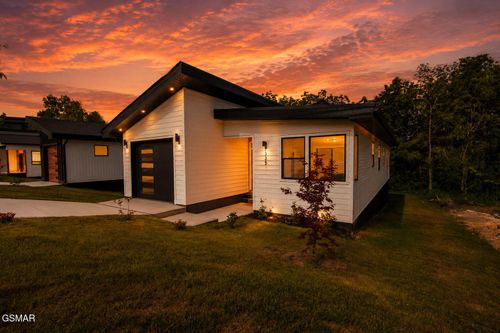 2335 Rock Gardens Dr, Sevierville, TN, 37876 | Card Image
