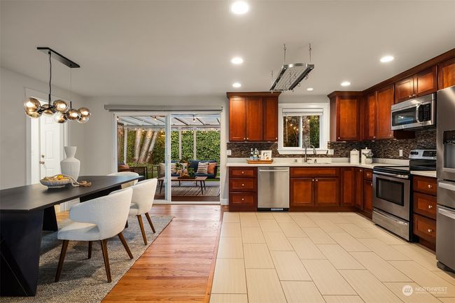 828 2 Nd Ave, House other with 3 bedrooms, 2 bathrooms and 1 parking in Kirkland WA | Image 9