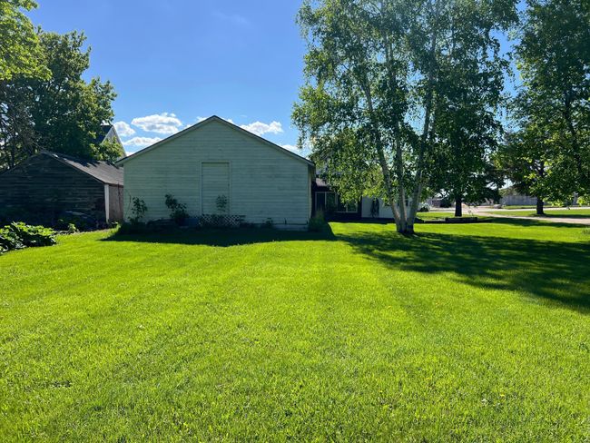 Large Backyard | Image 32