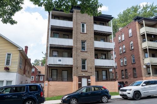 4r-468 Liberty St, Springfield, MA, 01104-3741 | Card Image