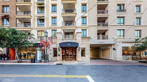 568 Americana Way, Glendale, CA, 91210 | Card Image