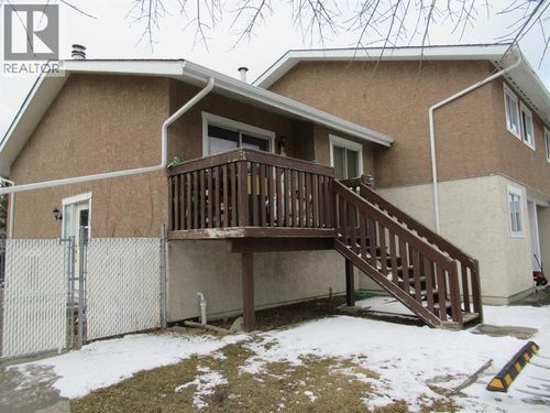 18-420 Centre St N, Sundre, AB, T0M1X0 | Card Image