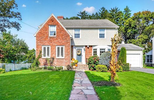52 Sheffield Rd, Melrose, MA, 02176-3420 | Card Image