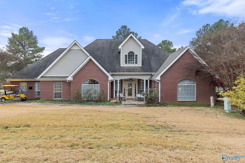 1087 Twin Pines Cir, Tuscumbia, AL, 35674-7711 | Card Image