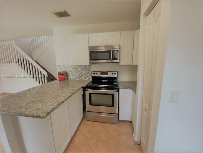 4611 Sw 152 Nd Ter, House other with 4 bedrooms, 3 bathrooms and null parking in Miramar FL | Image 14