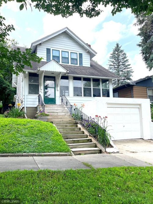 231 Bradley St, Mankato, MN, 56001-3952 | Card Image