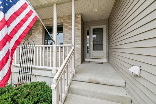 50-213 Fairview Cir, Waunakee, WI, 53597-2733 | Card Image