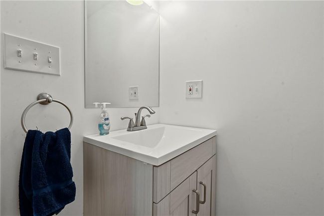 8 Heath Rd, House other with 3 bedrooms, 2 bathrooms and null parking in Fishkill NY | Image 21