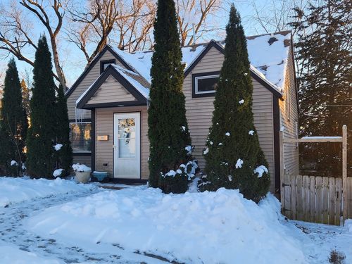 328 Clifton Dr, Round Lake Park, IL, 60073-3440 | Card Image