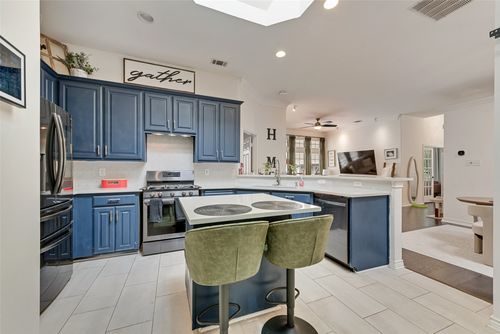 8609 Old Oak Dr, Irving, TX, 75063-7205 | Card Image