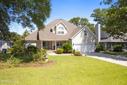 512 Medcalf Dr Sw, Sunset Beach, NC, 28468-4501 | Card Image