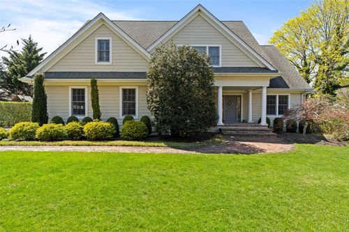 5850 New Suffolk Rd, New Suffolk, NY, 11956 | Card Image