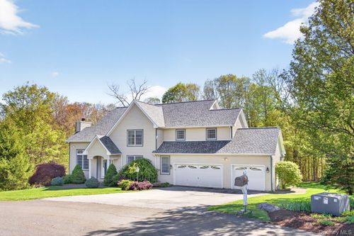 6 Martingale Way, Pawling, NY, 12564-2166 | Card Image
