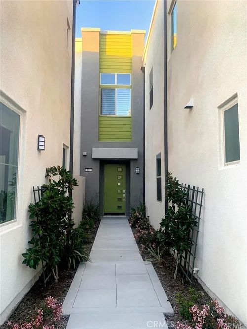 121 Terrapin, Irvine, CA, 92618-0854 | Card Image