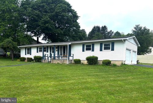 230 Eisenhower Dr, ORWIGSBURG, PA, 17961-1611 | Card Image