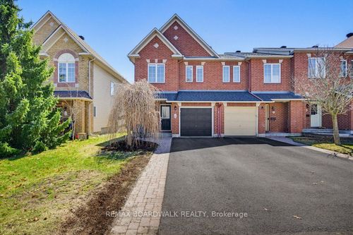 10 Valemont St, Nepean, ON, K2G6Y1 | Card Image