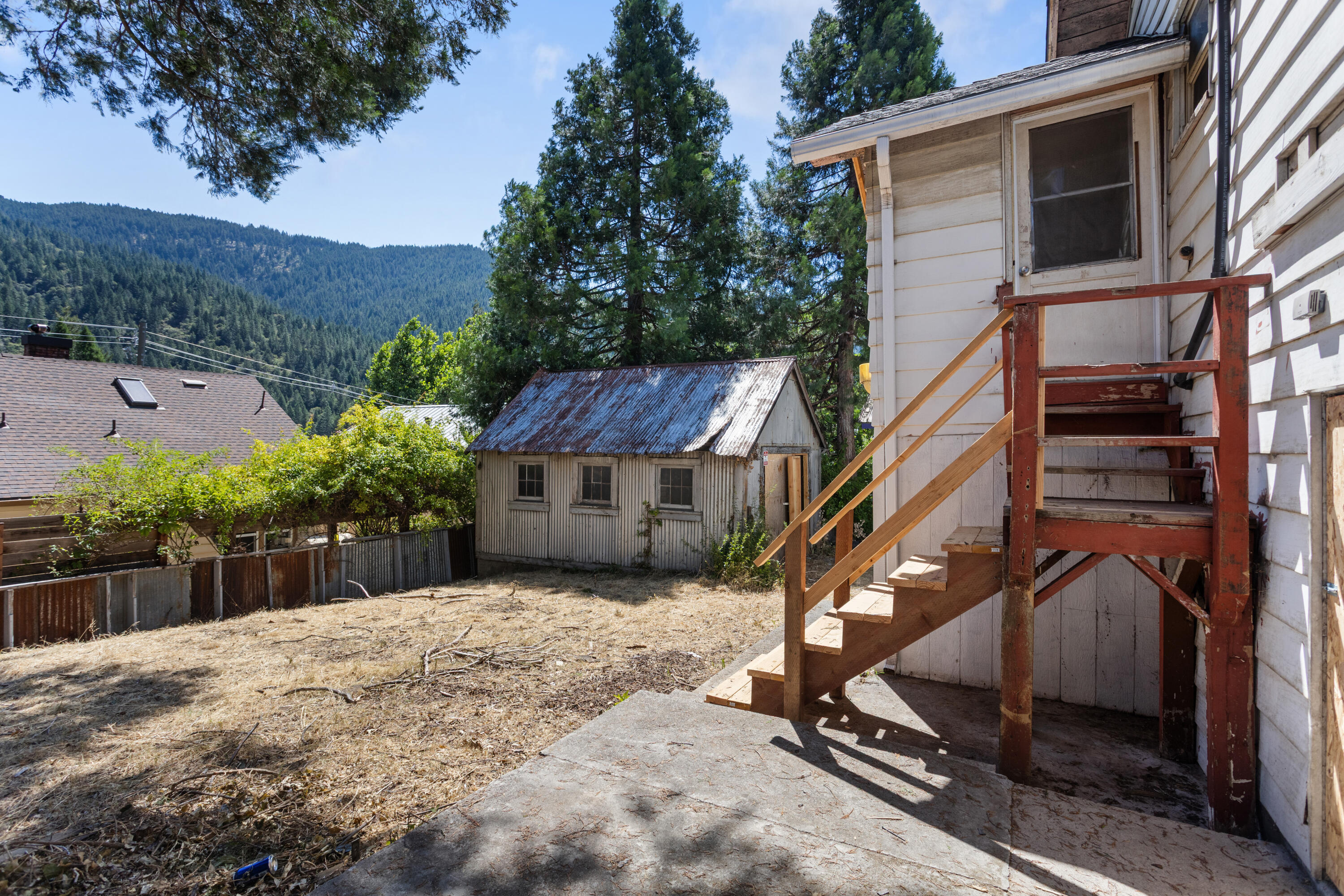 Residential in Dunsmuir 4