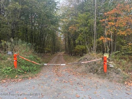 100 Laurel St, Jermyn, PA, 18433 | Card Image