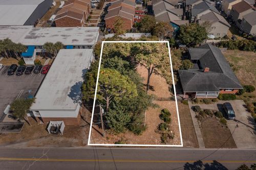 802 12th Ave S, North Myrtle Beach, SC, 29582-3712 | Card Image