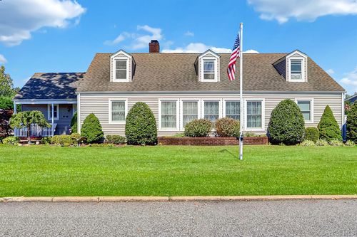 336 Richmond Ave, Amityville, NY, 11701-4241 | Card Image