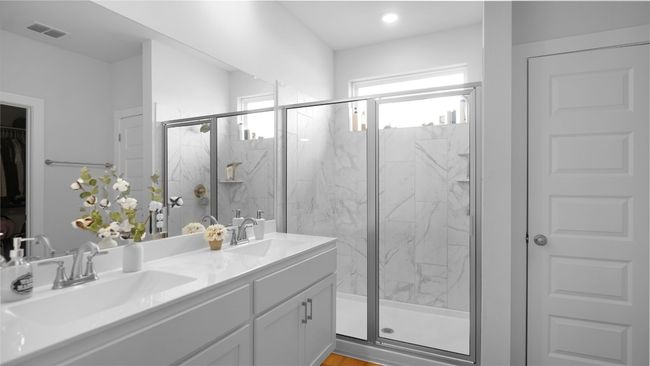 Primary Bathroom | Image 22