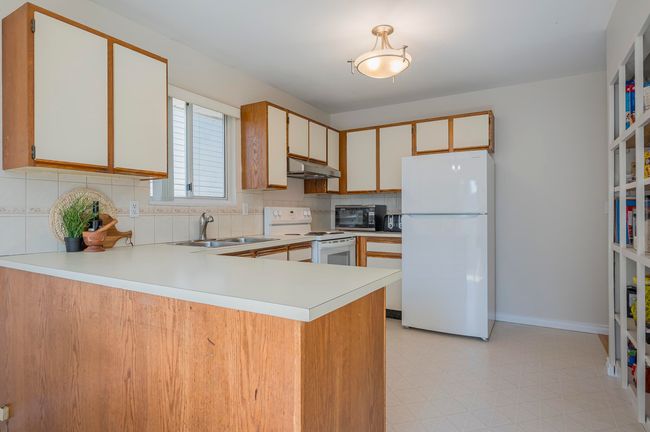 20294 116 B Ave, House other with 3 bedrooms, 2 bathrooms and 4 parking in Maple Ridge BC | Image 11