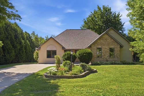 N114W19759 Woodberry Pass, Germantown, WI, 53022-2980 | Card Image