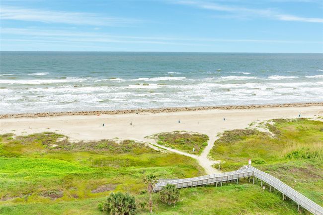 UNIT-1103 - 1401 E Beach Dr, Condo with 2 bedrooms, 2 bathrooms and 2 parking in Galveston TX | Image 28