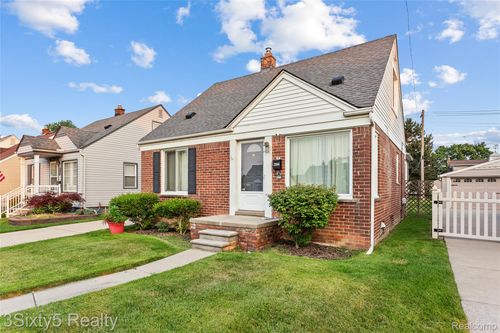 2004 Chestnut St, Dearborn, MI, 48124-4354 | Card Image
