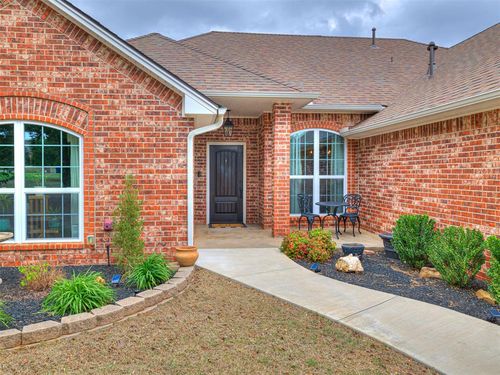 9924 Fawn Hollow Rd, Mustang, OK, 73064-5401 | Card Image