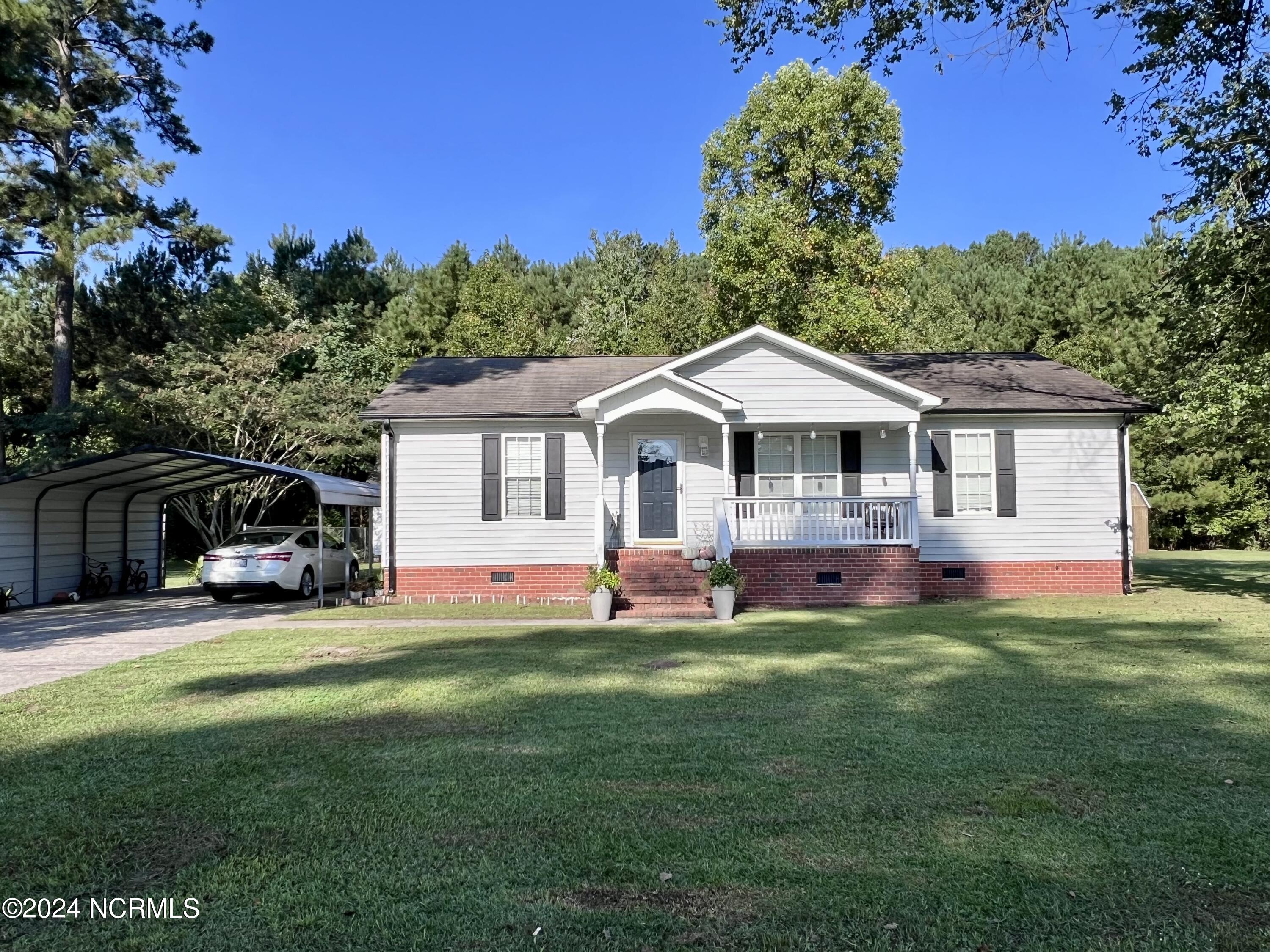 Lockwood Rd, Kinston, NC 28501