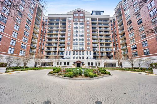 1120-55 Delaware Pl, Chicago, IL, 60610-6074 | Card Image