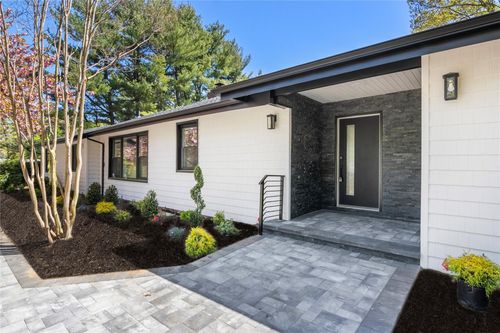 7 Breezy Hill Dr, Fort Salonga, NY, 11768-2612 | Card Image