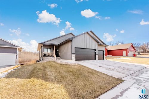 1016 N Mable Cir Circle, Sioux Falls, SD, 57103 | Card Image