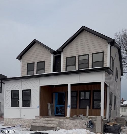 18 Livingston St, Clifton, NJ, 07013-1330 | Card Image