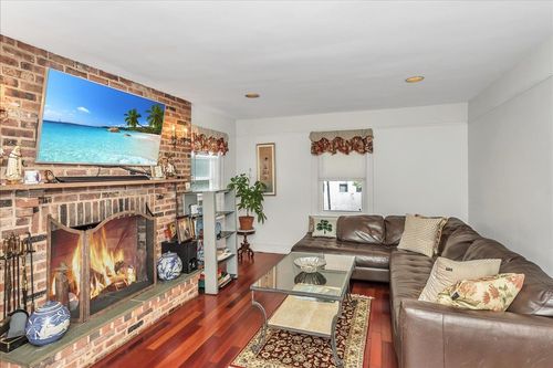 21 Hayden Ave, Great Neck, NY, 11024-2011 | Card Image
