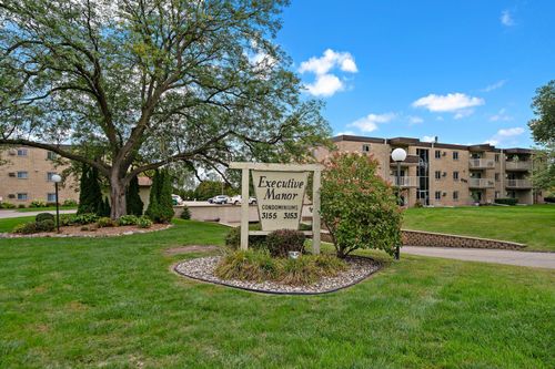 304-3155 Old Highway 8, Minneapolis, MN, 55418-2567 | Card Image