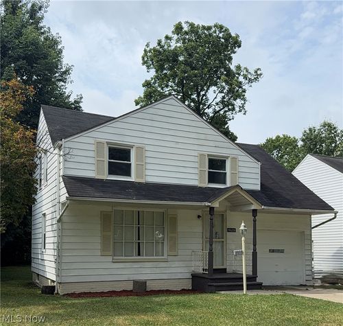 19608 Shakerwood Rd, Warrensville Heights, OH, 44122-6614 | Card Image