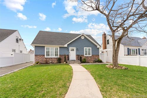 960 Clyde Rd, North Baldwin, NY, 11510-1208 | Card Image