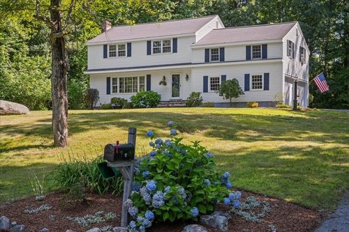 11 Hickory Rd, Southborough, MA, 01772-1411 | Card Image
